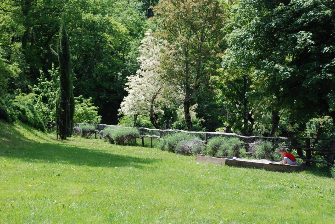 Hotel Podere Conti Filattiera Екстер'єр фото