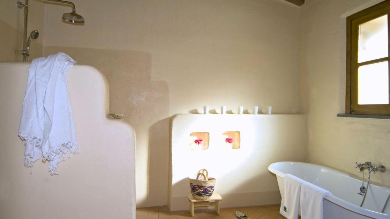 Hotel Podere Conti Filattiera Екстер'єр фото