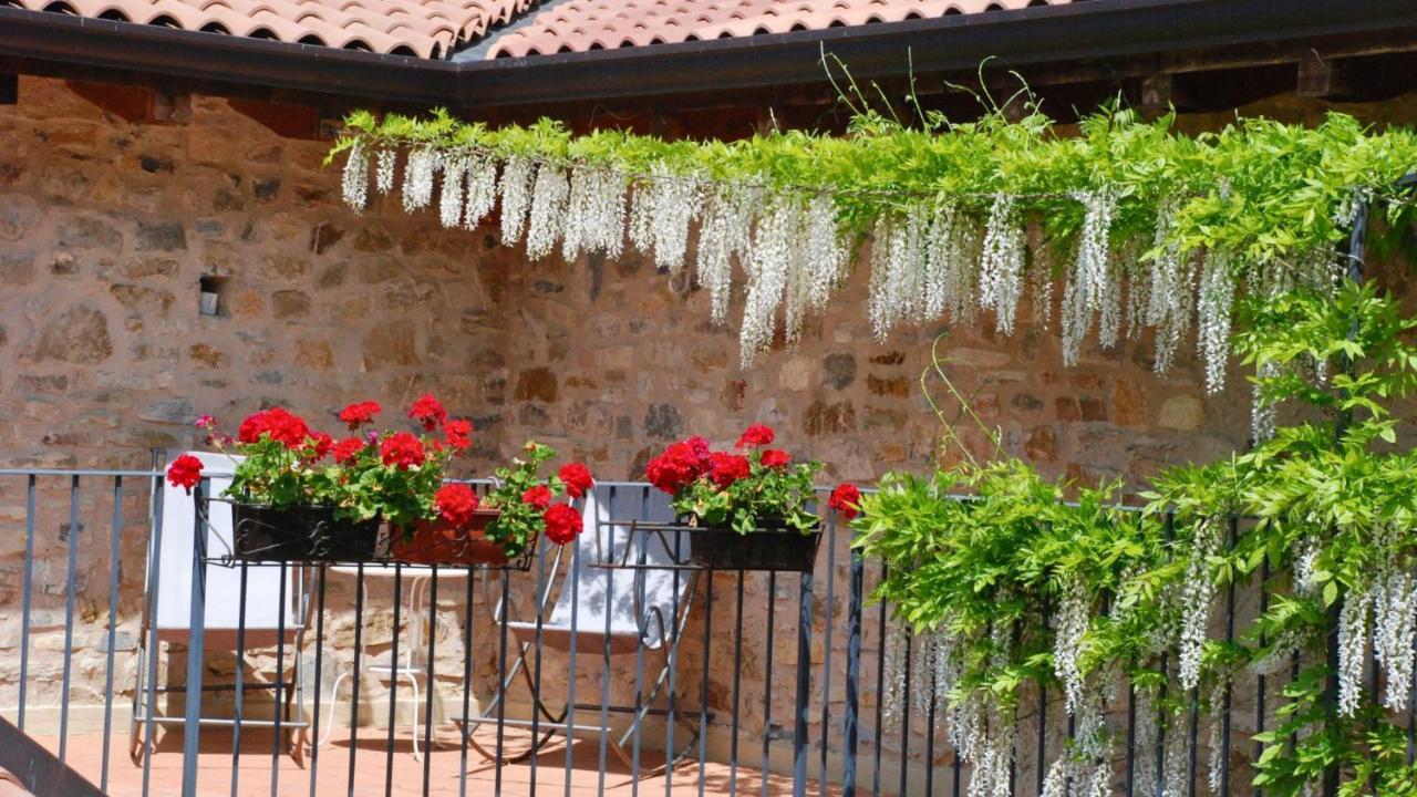 Hotel Podere Conti Filattiera Екстер'єр фото