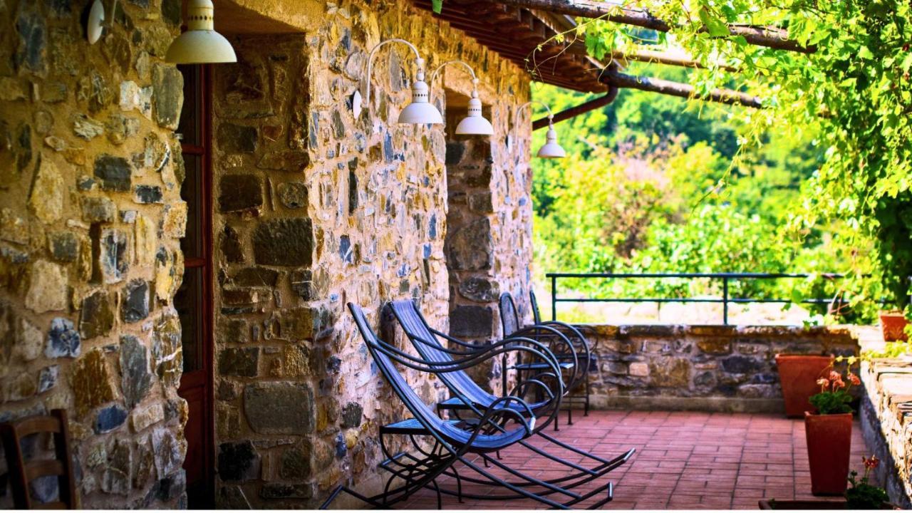 Hotel Podere Conti Filattiera Екстер'єр фото