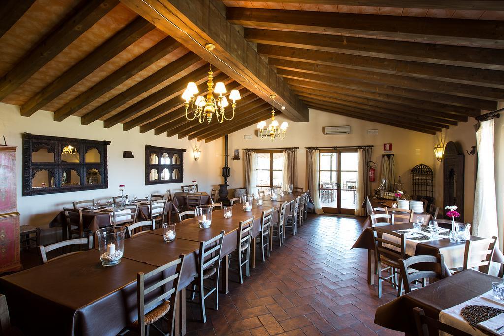Hotel Podere Conti Filattiera Екстер'єр фото