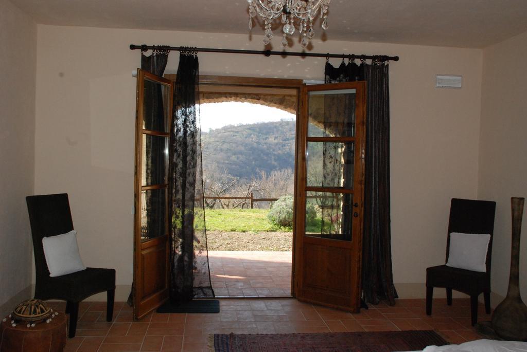 Hotel Podere Conti Filattiera Екстер'єр фото