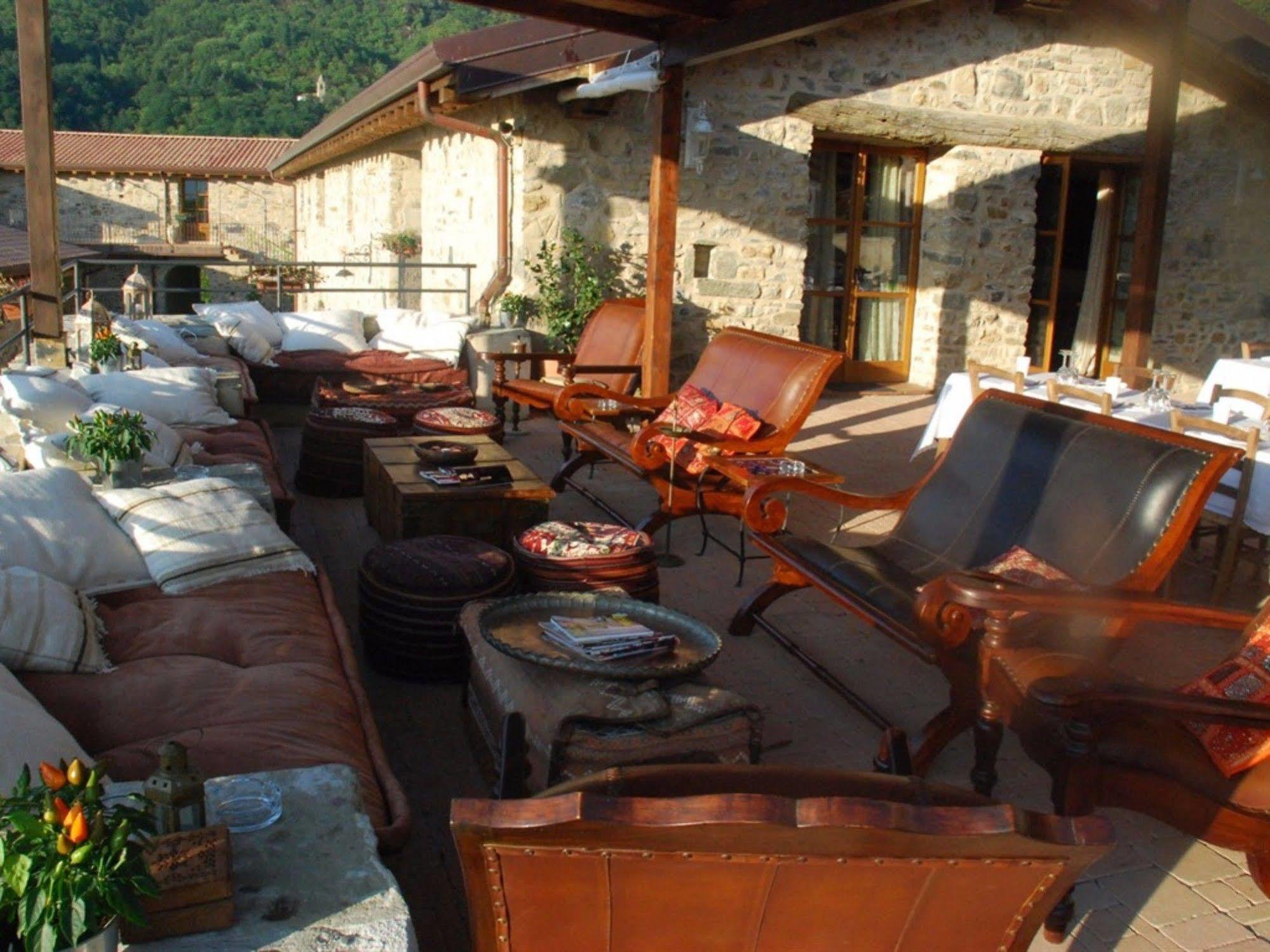 Hotel Podere Conti Filattiera Екстер'єр фото