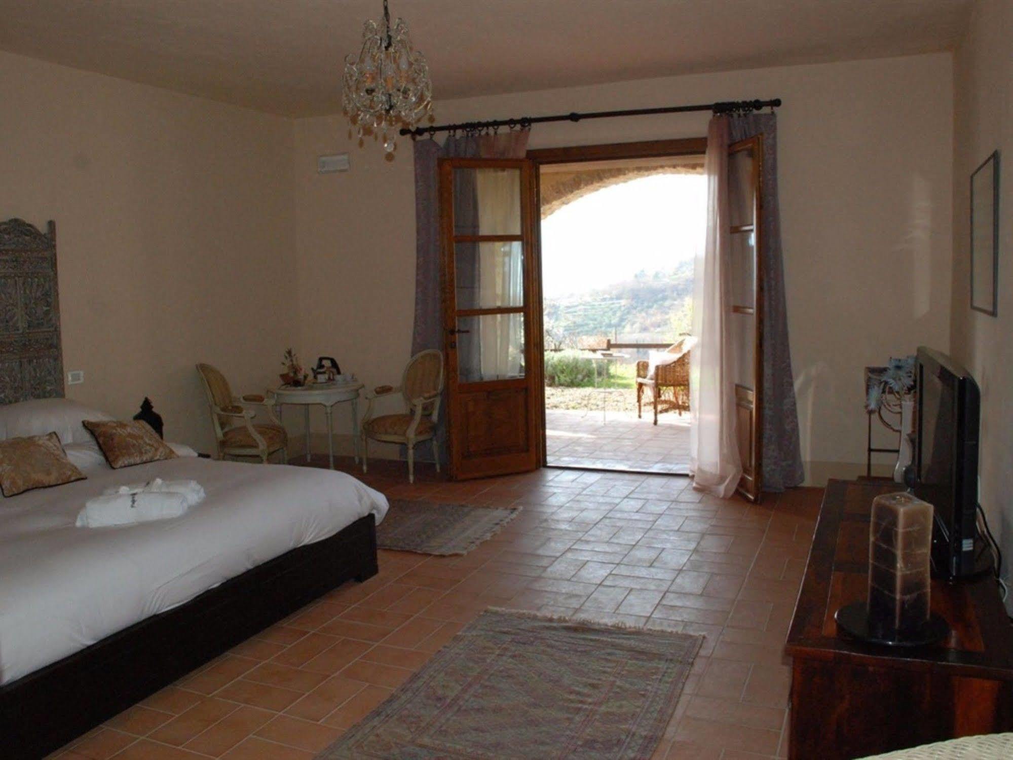 Hotel Podere Conti Filattiera Екстер'єр фото
