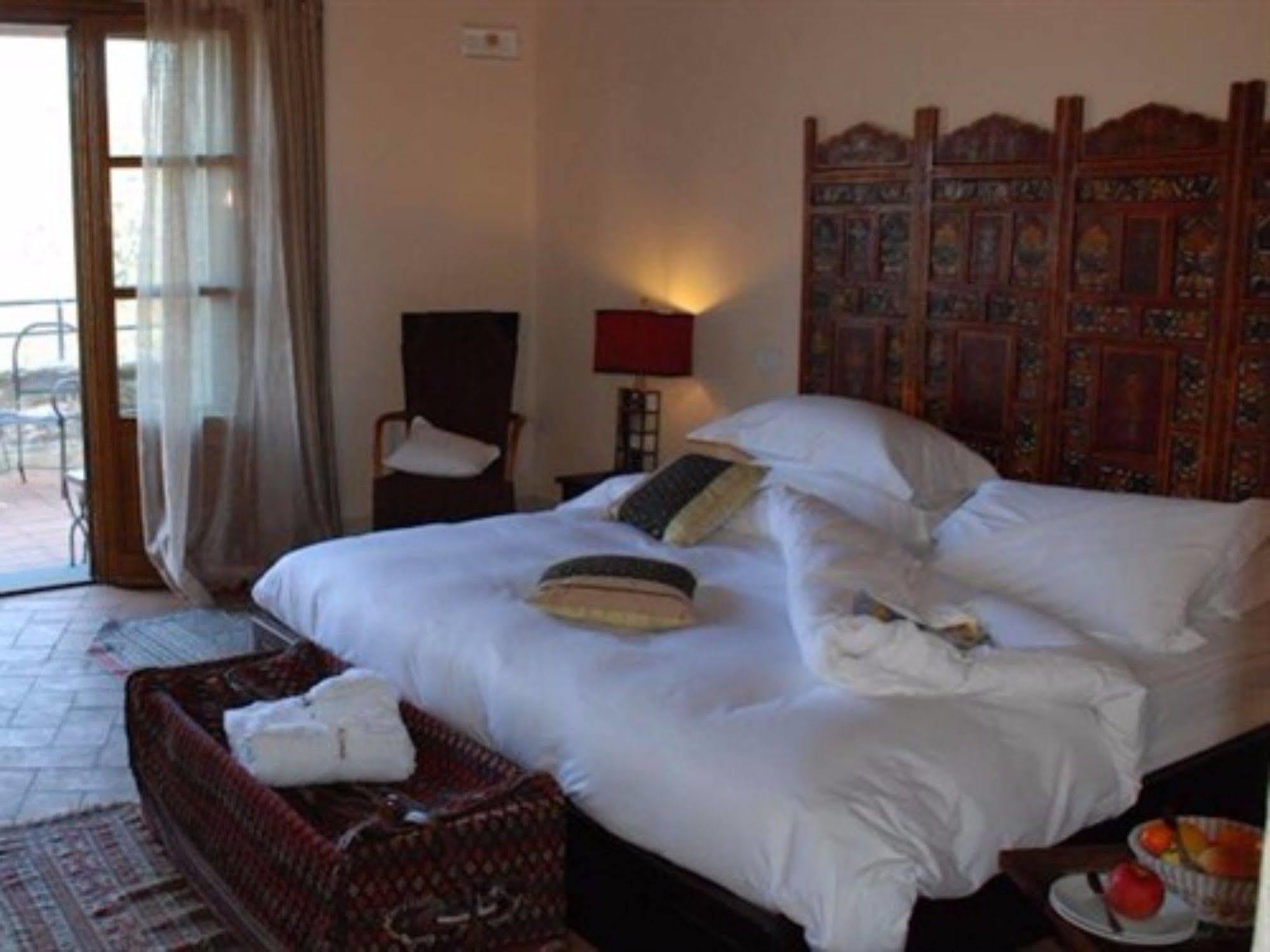Hotel Podere Conti Filattiera Екстер'єр фото